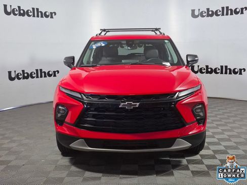 Used 2024 Chevrolet Blazer LT w/ Sound & Technology Package FWD image 2