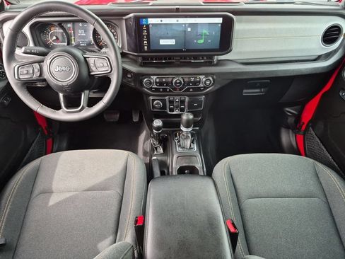 Used 2025 Jeep Wrangler Unlimited Sport AWD/4WD image 26