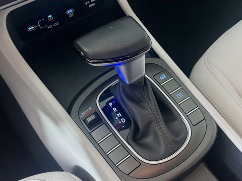 Used 2025 Hyundai Kona SEL FWD image 24