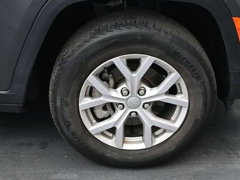 Used 2022 Jeep Grand Cherokee Limited image 40