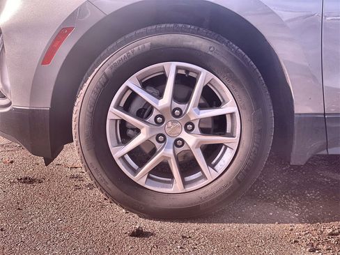 Used 2024 Chevrolet Equinox LT image 19