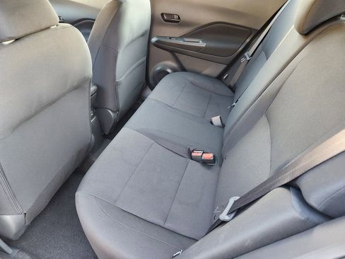 New 2025 Nissan Kicks Play S image 9