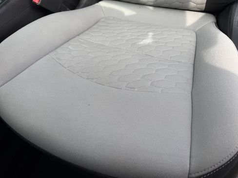 Used 2021 Chevrolet Equinox LT FWD image 24