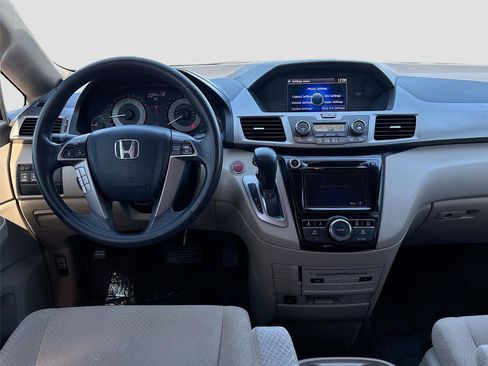 Used 2016 Honda Odyssey SE image 21