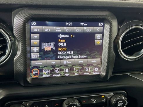 Used 2022 Jeep Wrangler Unlimited Sahara AWD/4WD image 15
