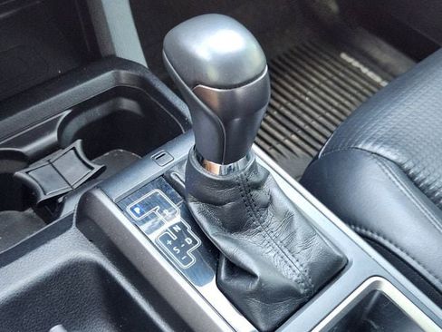Used 2020 Toyota Tacoma TRD Off-Road w/ TRD Premium Off Road Package AWD/4WD image 19