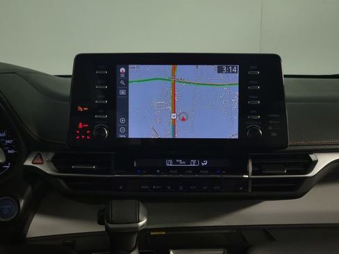 Used 2022 Toyota Sienna XSE image 25