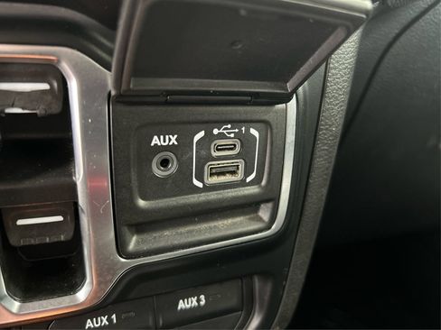 Used 2022 Jeep Wrangler Unlimited Sport AWD/4WD image 32