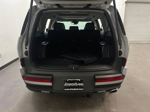 Used 2024 Hyundai Santa Fe Limited image 25