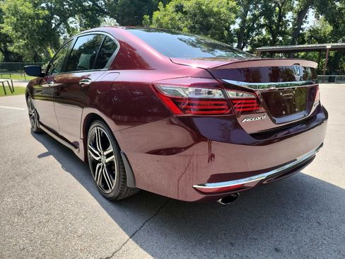Used 2017 Honda Accord Sport image 4