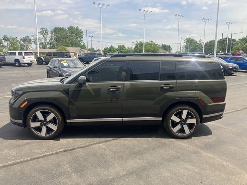 Used 2025 Hyundai Santa Fe Limited AWD/4WD image 4