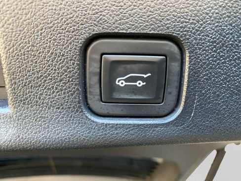 Certified 2025 Chevrolet Traverse LT AWD/4WD image 15
