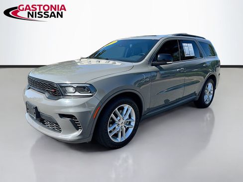 Used 2024 Dodge Durango GT RWD image 3