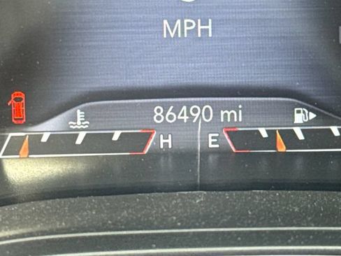 Used 2023 Jeep Cherokee Altitude Lux AWD/4WD image 19