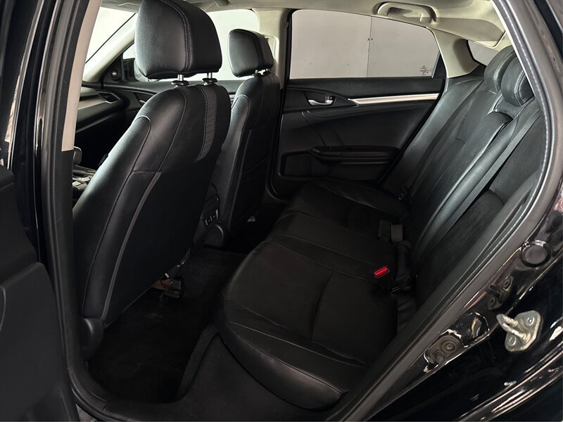Used 2016 Honda Civic Touring image 10