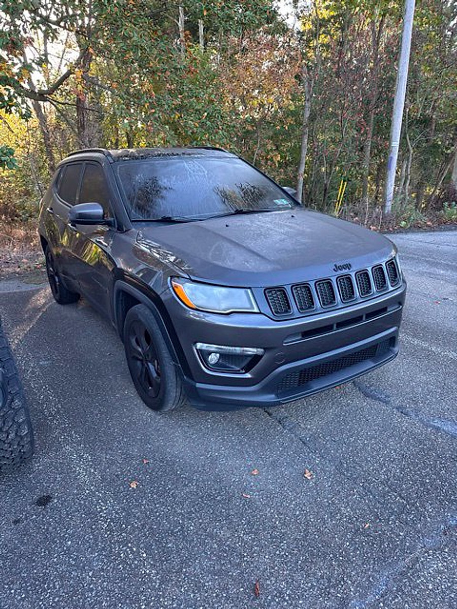 Used 2021 Jeep Compass Latitude FWD image 3