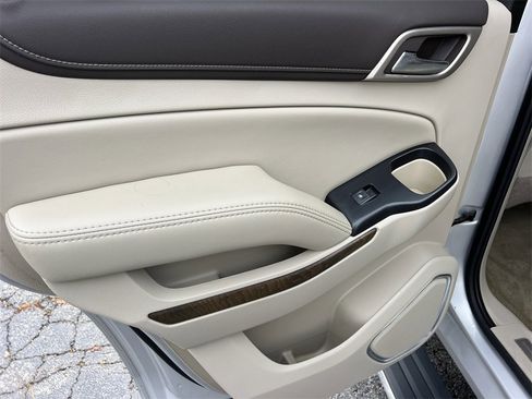 Used 2019 GMC Yukon Denali w/ Denali Ultimate Package image 18