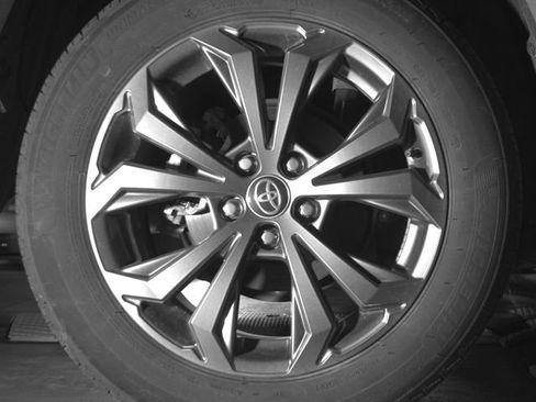 Used 2024 Toyota RAV4 XLE AWD/4WD image 29