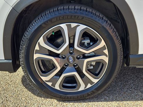 Used 2024 Subaru Ascent Touring image 11