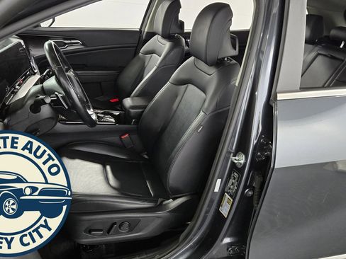 Used 2023 Kia Sportage EX w/ EX Premium Package image 25