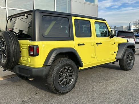 Used 2024 Jeep Wrangler Unlimited Sport image 8