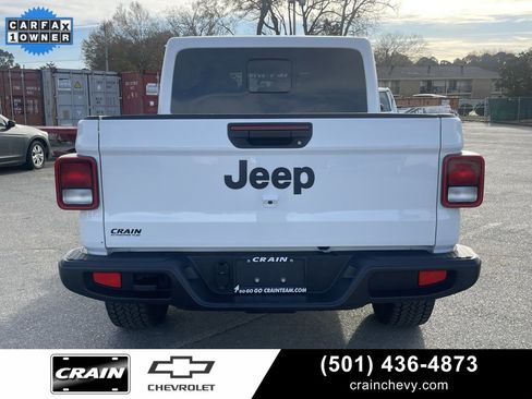 Used 2025 Jeep Gladiator Sport image 6