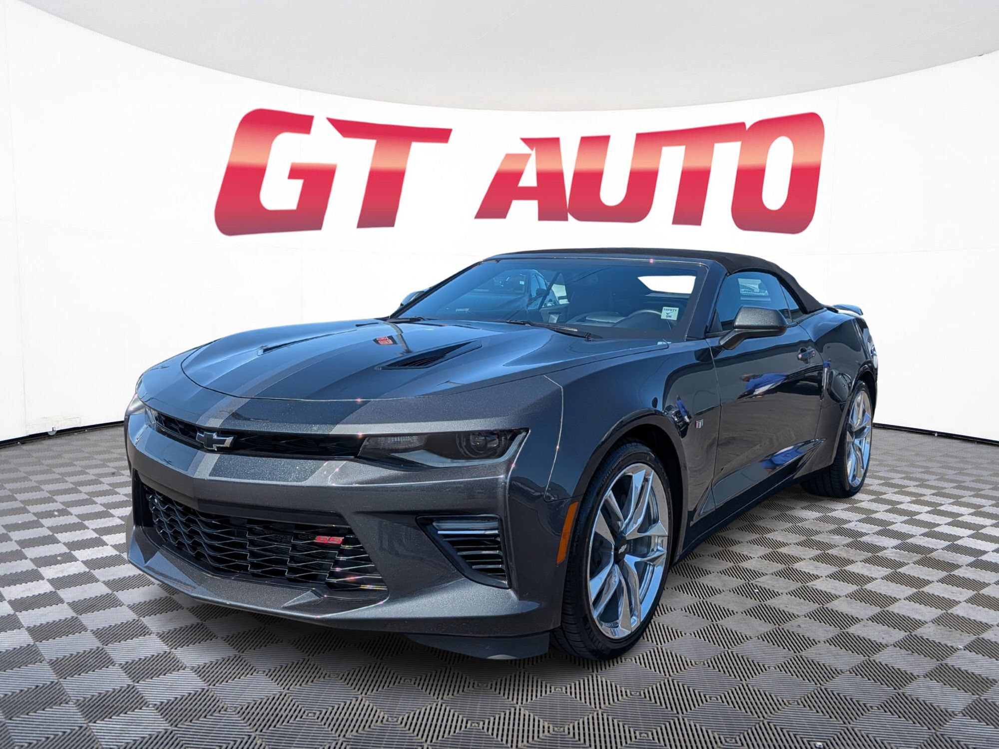 Used 2016 Chevrolet Camaro SS RWD image 2