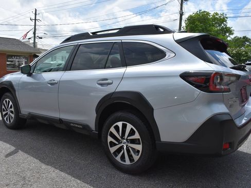 Used 2023 Subaru Outback Premium AWD/4WD image 31