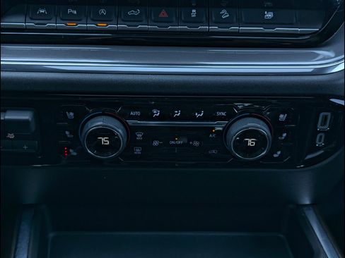 Used 2022 Chevrolet Silverado 1500 High Country w/ Technology Package image 33