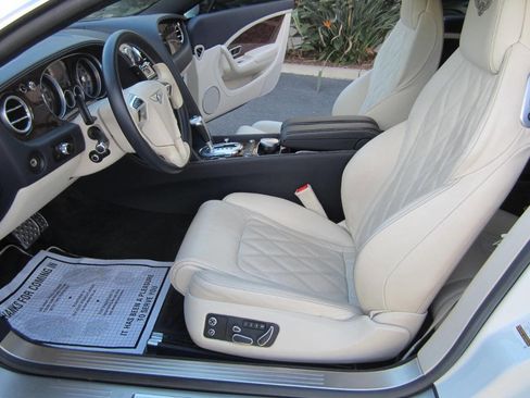 Used 2015 Bentley Continental GT image 24