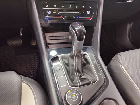 Used 2025 Volkswagen Taos SEL w/ Black Wheel Plus Package image 21