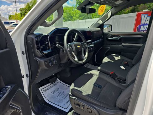 Used 2024 Chevrolet Silverado 1500 LT AWD/4WD image 15
