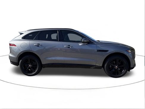 Used 2022 Jaguar F-PACE S image 2