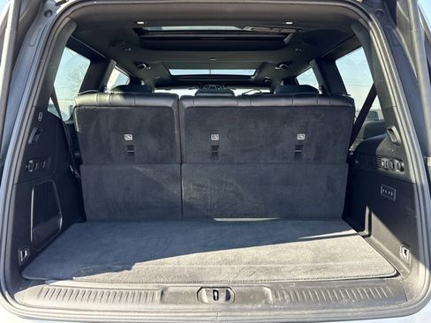 Used 2024 Jeep Wagoneer Series III w/ Premium Group I image 12