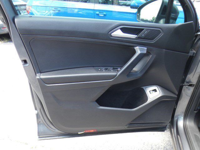 Used 2021 Volkswagen Tiguan SEL FWD image 18