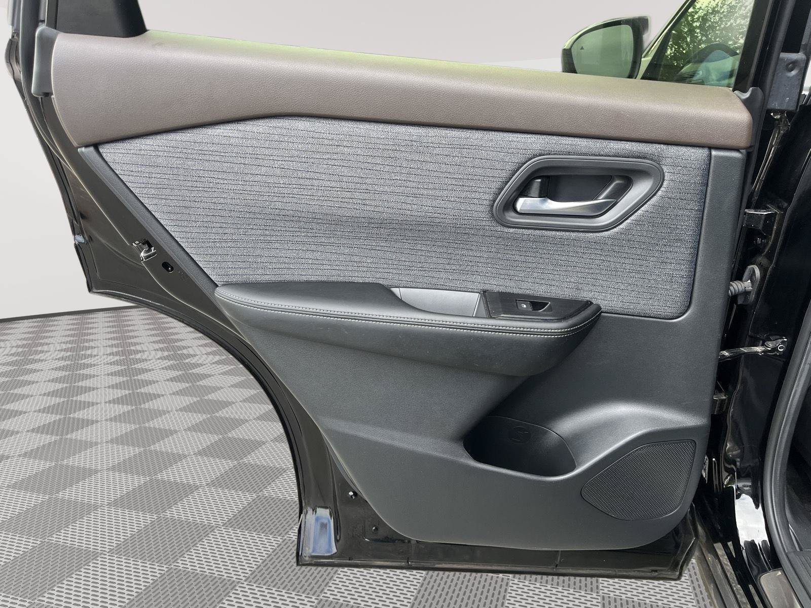 Certified 2023 Nissan Rogue SV AWD/4WD image 11