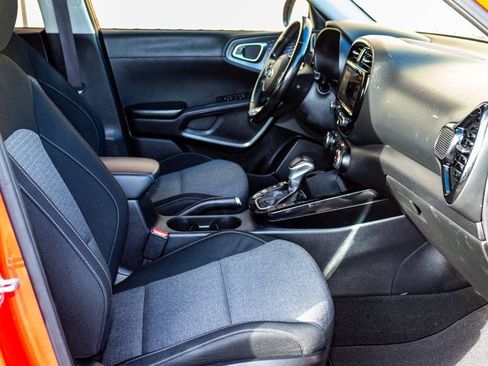 Used 2020 Kia Soul EX image 22