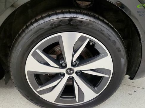 Used 2024 Audi Q8 e-tron Premium Plus w/ Premium Plus Package AWD/4WD image 83