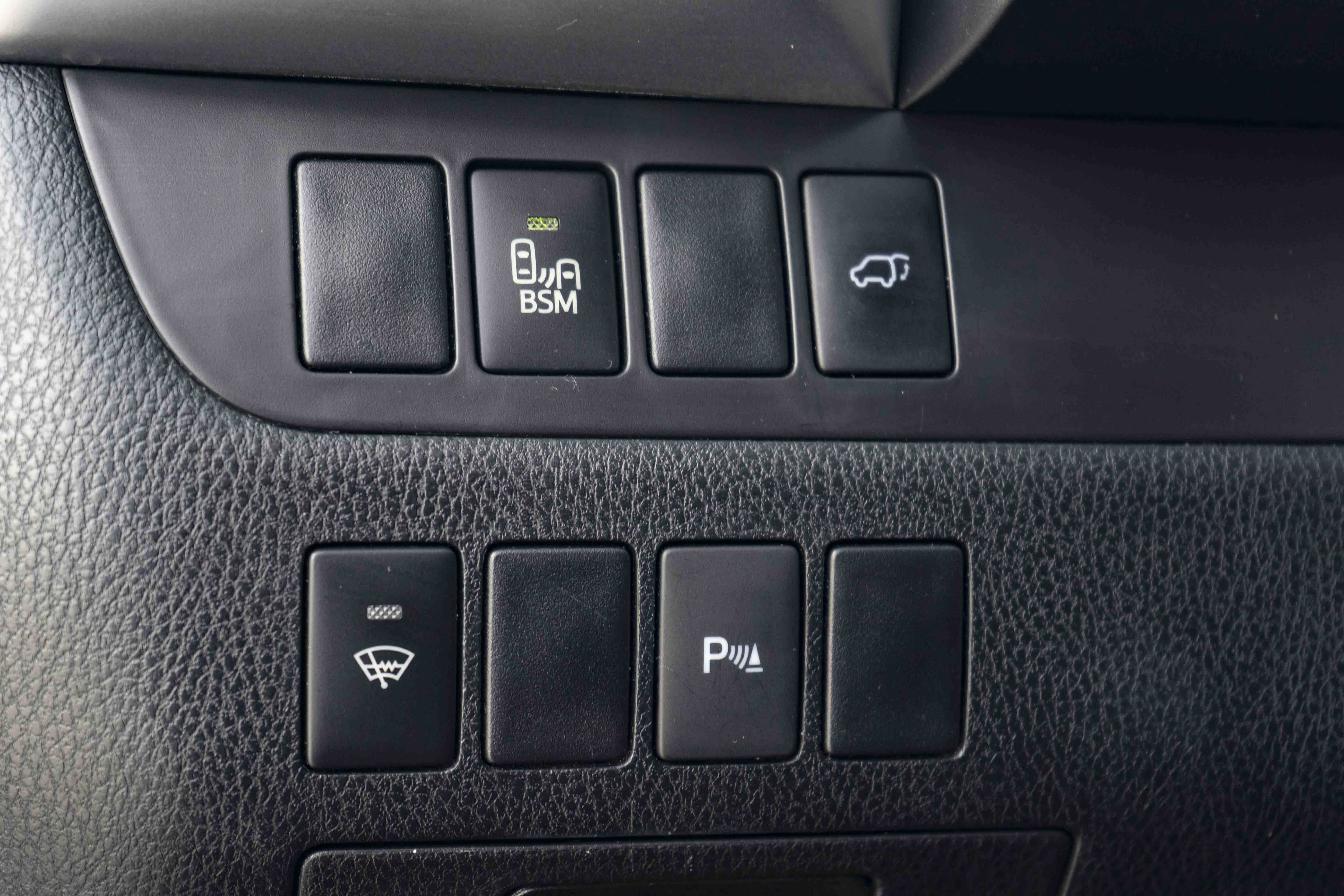 Used 2016 Toyota Highlander Limited FWD image 38
