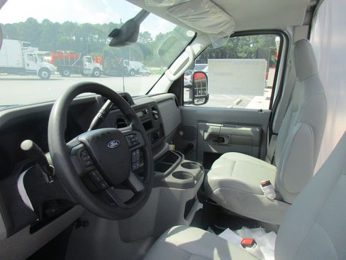 New 2024 Ford E-450 and Econoline 450 Super Duty w/ Driver's Safety Package RWD image 9