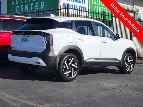Certified 2025 Nissan Kicks SV FWD image 2