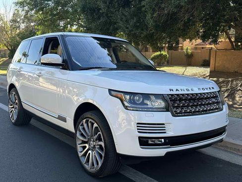 Used 2014 Land Rover Range Rover HSE image 2