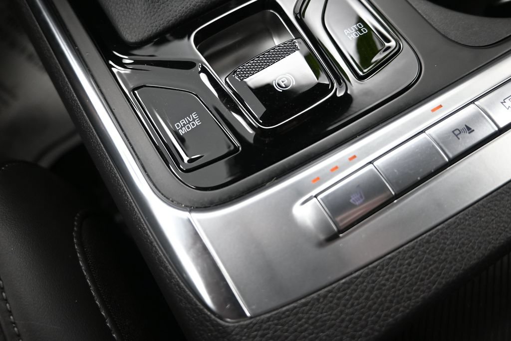 Certified 2026 Kia Carnival EX FWD image 23
