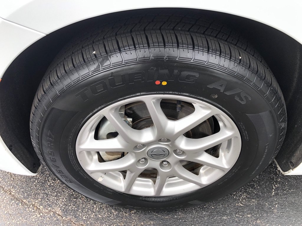 Used 2024 Chrysler Pacifica Touring-L FWD image 11