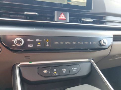 New 2026 Kia Carnival LXS image 23