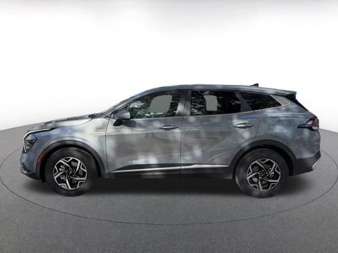 Used 2025 Kia Sportage LX image 9