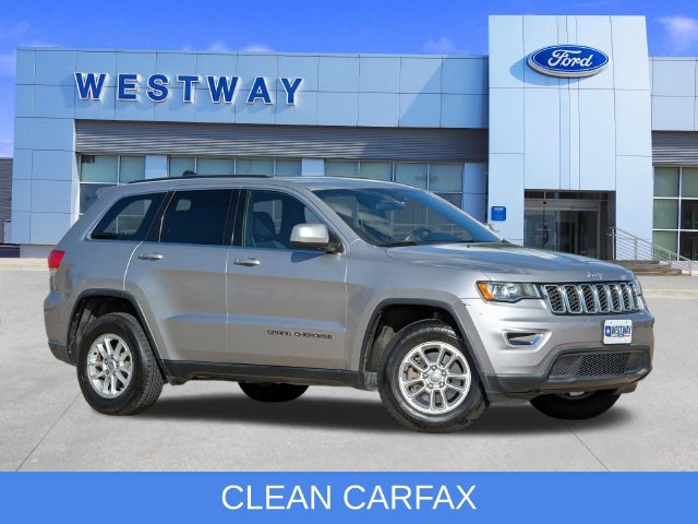 Used 2018 Jeep Grand Cherokee Laredo RWD image 1
