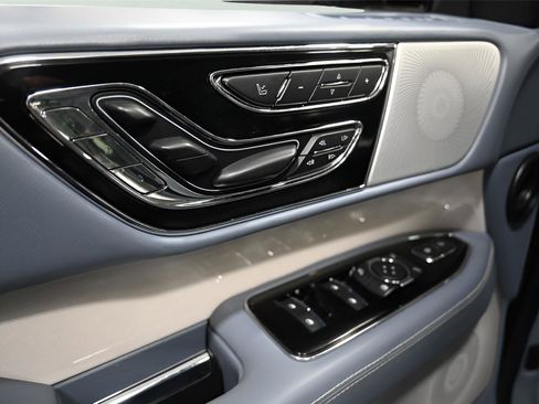 Used 2019 Lincoln Navigator Black Label w/ Cargo Package image 29