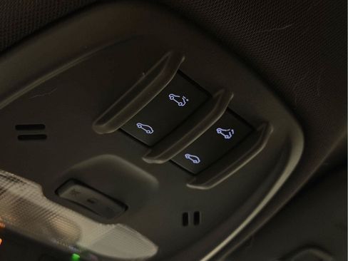 Used 2024 Chevrolet Trax RS w/ Sunroof Package FWD image 41