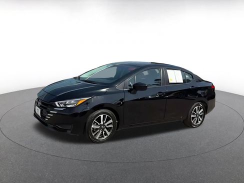 Used 2025 Nissan Versa SV FWD image 6
